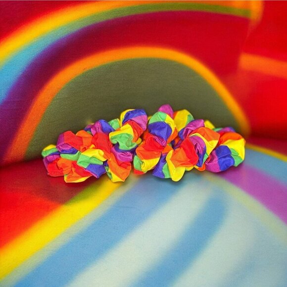 PRIDE RAINBOW SCRUNCHIE 1-PACK - Picture 4 of 8